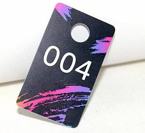Étiquettes suspendues personnalisées avec logo imprimé en sérigraphie, étiquettes de porte en PVC, étiquettes suspendues pour permis de stationnement automobile - Product Image 1