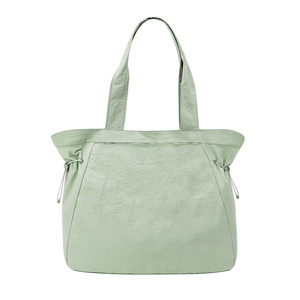 Nuova borsa sportiva leggera alla <span class=keywords><strong>moda</strong></span> riutilizzabile borsa da esterno con Logo personalizzato impermeabile Casual in Nylon Tote Bag Unisex - Product Image 4