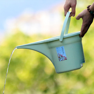 บัวรดน้ำพลาสติกขนาด 5 ลิตร ปากยาว สำหรับดูแลต้นไม้นอกบ้าน - Product Image 3