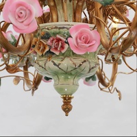 Lustre fleur en laiton et céramique à 8 lumières pour décoration de mariage