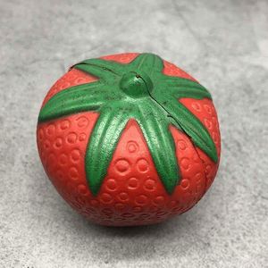 Cadeaux personnalisés avec logo, balles anti-stress en mousse PU écologiques en forme de fraise - Product Image 2