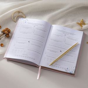 Agenda A5 de gratitude et de bien-être, pages intérieures vierges à remplir, pages intérieures en anglais, bord doré - Product Image 4
