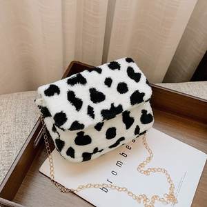 Borsa a tracolla <span class=keywords><strong>con</strong></span> stampa leopardata moda donna borsa in peluche soffice borsa a tracolla <span class=keywords><strong>con</strong></span> stampa mucca <span class=keywords><strong>pelliccia</strong></span> sintetica <span class=keywords><strong>con</strong></span> tracolla a catena - Product Image 2