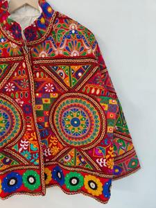 Venta caliente Lujoso Blazer Chaquetas Abrigo Celebrando el Diseño Tradicional Uzbeko Disponible a Precio Asequible DE LA India - Product Image 3