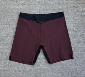 Shorts de sport pour homme à séchage rapide, gris uni, taille élastique, mi-longs, en nylon et élasthanne tricoté - Product Image 3