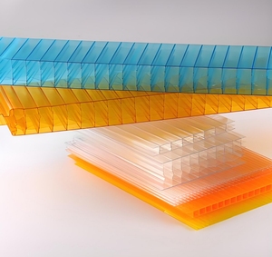 Fabriqué en Chine Panneaux creux en <span class=keywords><strong>polycarbonate</strong></span> de <span class=keywords><strong>4mm</strong></span> d'épaisseur pour serre vierge Bayer PC Feuille creuse - Product Image 1