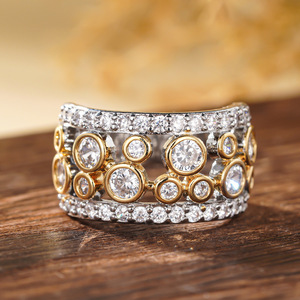 Anello rotondo con zirconi bicolore per donna, elegante gioiello da dito alla moda - Product Image 2