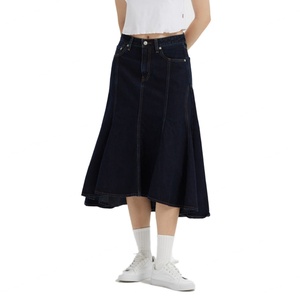 Jupe en jean personnalisée 100 % coton, haute qualité, vintage, noire, foncée, plissée, taille haute, longueur midi pour femme - Product Image 2