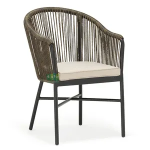 (E7027) Chaise de salle à manger en rotin empilable en aluminium pour jardin extérieur avec coussin