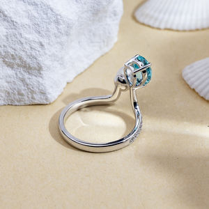 Anillo de oro de 18 quilates con dos piedras de aguamarina de laboratorio en forma de pera, modelo MSR-1633 de Messi Jewelry. - Product Image 6