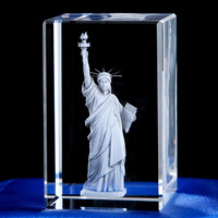 Sculpture en cristal de la Statue de la Liberté de haute qualité, respectueuse de l'environnement, avec logo personnalisé gravé au laser, design en cube 3D