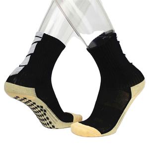 Logo personnalisé hommes grip marche compression coton anti-dérapant chaussettes de sport - Product Image 2