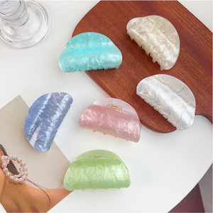 مشبك شعر أكريليك نصف دائري بتصميم كلاسيكي بسيط وشعبي عالي الجودة من YHJ، مشبك شعر رخامي حلو ومنعش للفتيات - Product Image 2