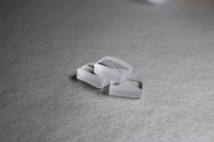 Prisma de Vidro Óptico BK7 Personalizado de Alta Qualidade - Lente Cilíndrica <span class=keywords><strong>Bi</strong></span> Convexa da Marca Ruike com Revestimento AR - Product Image 2