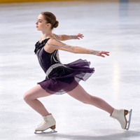 Robe de patinage artistique violette foncée avec strass, maille transparente, manches longues, dos ouvert, pour compétition et spectacle (adultes et enfants)