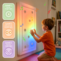 Weiße Rahmen-Wack-a-Mole-Wandleuchte mit interaktiven LED-Musiklichtern für Kinderzimmer und Kindertagesstätten