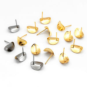 Nouveau acier inoxydable or plaque de Torsion Simple broche <span class=keywords><strong>à</strong></span> <span class=keywords><strong>souder</strong></span> boucles d'oreilles feuilles boucles d'oreilles polyvalentes résultats de bijoux <span class=keywords><strong>à</strong></span> bricoler soi-même - Product Image 1