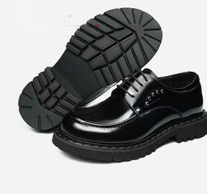 Chaussures habillées classiques italiennes en cuir de vachette de luxe pour hommes, rétro, imperméables, à lacets, noires, pour la vente en gros - Product Image 1