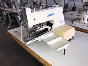 Machine à coudre à point de chaînette simple à grande vitesse Jukis <span class=keywords><strong>373</strong></span> d'occasion à bon prix, pour la fixation de boutons, à vendre - Product Image 6