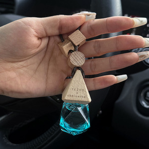 Boîte cadeau de luxe, impression personnalisée, mini flacons diffuseurs, contenants de parfum pour voiture en verre coloré, suspendus, 8 ml, rechargeables - Product Image 1