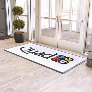 Tapis berbères avec logo personnalisé - Product Image 1