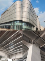Bâtiment de salle de conférence en acier léger préfabriqué de conception professionnelle avec panneaux sandwich en aluminium, structure préfabriquée