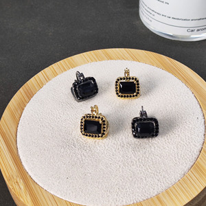 ต่างหูห่วงทองแดงชุบทองของผู้หญิงเพทายสีดำเพชรดีไซน์วินเทจไม่ซ้ำใครเครื่องประดับงานปาร์ตี้ประจำวันขายส่ง - Product Image 1