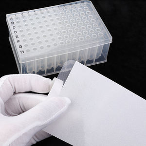 La película de sellado de placa PCR transpirable al por mayor previene la evaporación de la muestra para la detección cuantitativa de PCR fluorescente - Product Image 3