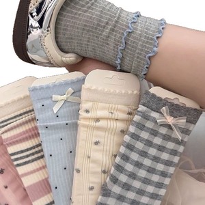 Chaussettes mi-mollet pour femmes, style décontracté, motif nœud, respirantes, en fibre de polyester, chaudes, style jeune - Product Image 4