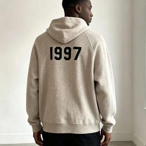<span class=keywords><strong>Felpa</strong></span> con Cappuccio Unisex ESS ss24 Personalizzata, Stile Vintage 1977, <span class=keywords><strong>Collo</strong></span> <span class=keywords><strong>a</strong></span> <span class=keywords><strong>Polo</strong></span>, 100% Cotone, <span class=keywords><strong>Felpa</strong></span> Stampata con Logo Ricamato - Product Image 2