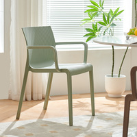 Chaise de salle à manger moderne en plastique épaissi avec dossier pour la maison, les restaurants, les balcons extérieurs, les hôtels, les cafétérias, les écoles et les chantiers de construction