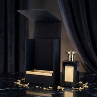 Boîte d'emballage de parfum en carton magnétique personnalisé pour bouteilles vides de 50ml Design rabattable avec doublure en éponge