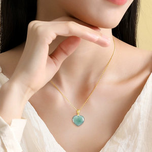 จี้หยกแท้ธรรมชาติเกรด A สีน้ำเงินใส รูปหัวใจ ประดับด้วยทอง 18K พร้อมการตกแต่งแบบคุณภาพเยี่ยม - Product Image 1