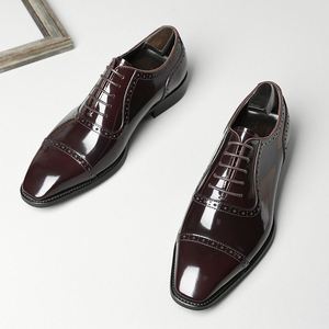 Chaussons pour hommes en cuir véritable faits à la main, personnalisés, élégants et à pompons, pour les occasions décontractées et professionnelles - Product Image 2