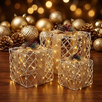 Ensemble de luxe de 3 boîtes cadeaux lumineuses à LED avec cadre en fer argenté, centre de table de Noël avec nœuds pour une présentation festive