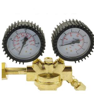 วาล์วควบคุมแรงดันไนโตรเจนแบบอิตาลี พร้อมเกจวัดคาร์บอนไดออกไซด์ ออกซิเจน และอะเซทิลีน ผลิตภัณฑ์ได้รับการรับรองมาตรฐาน EN - Product Image 3