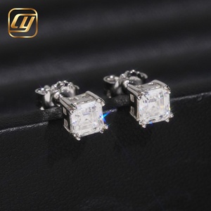 Boucles d'oreilles clous en moissanite taille Asscher, sertissage griffe, argent 925 plaqué rhodium, bijoux de luxe géométriques pour femme, pour mariage - Product Image 5