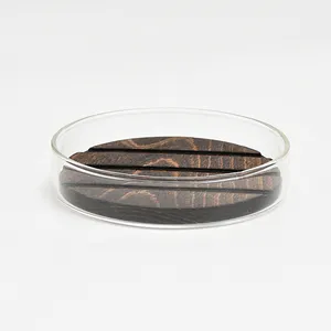 浴室配件台面装饰圆形透明硼硅玻璃和天然木质肥皂碟