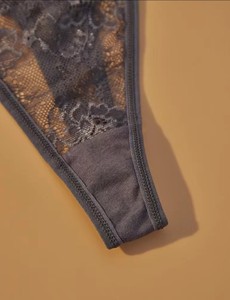 Culottes string en dentelle florale pour femmes, à taille basse, avec bretelles réglables, en maille transparente respirante, lingerie sexy, vente en gros - Product Image 4