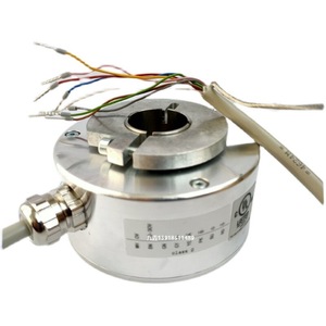 Encodeur incrémental à manchon d'arbre Pepperl+Fuchs RHI90N-0HAK1R6XN-01024 avec câbles pour l'automatisation industrielle - Product Image 1