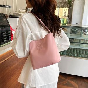 Sac à main tendance en forme de cœur pour femme, joli sac bandoulière avec chaîne, petit sac à bandoulière esthétique pour soirée et rendez-vous - Product Image 3