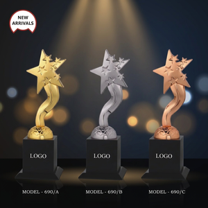 Elegante Estatua de Cristal para Oficina, Figura de Animal Grabada con Láser, Decoración de Escritorio Profesional, Color Bronce Dorado - Product Image 1