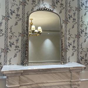 <span class=keywords><strong>Miroir</strong></span> mural de style luxueux à <span class=keywords><strong>prix</strong></span> de gros, cadre sculpté imitation or, <span class=keywords><strong>miroir</strong></span> décoratif léger pour salle de bain et décoration intérieure - Product Image 5