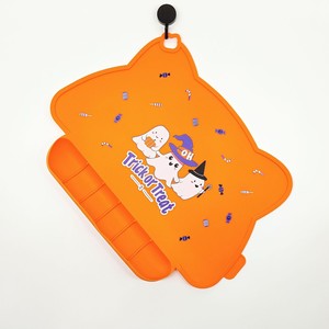 แผ่นรองจานซิลิโคนพับได้สำหรับวันฮาโลวีน แผ่นรองกันลื่นและกันความร้อน พร้อมที่เก็บเศษอาหาร ชุดอาหารเด็ก ขายส่ง - Product Image 3