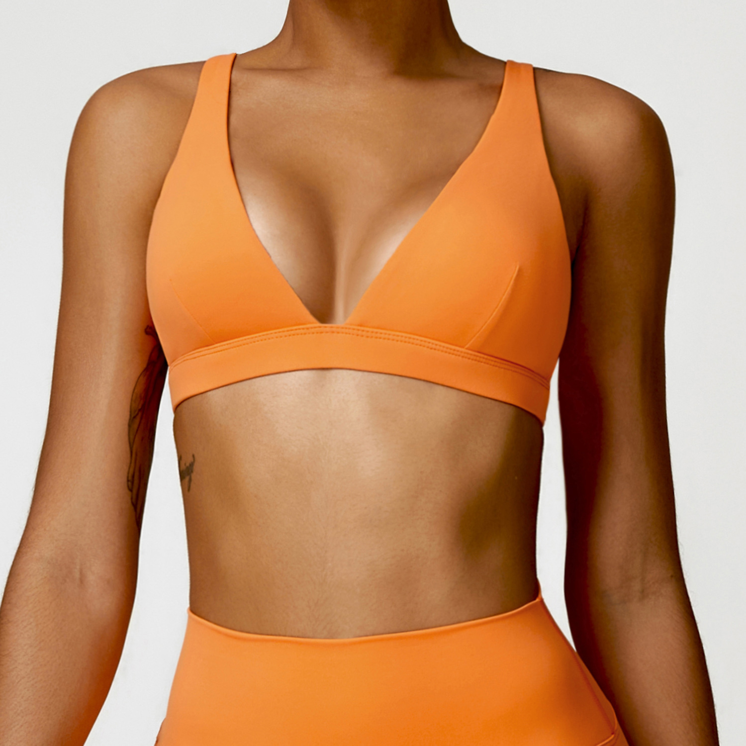 Wholesale Sexy Breathable Sports Bras Deep V Neckline U Back Triangle Gym Fitness Top Yoga Women's Spandex/Nylon