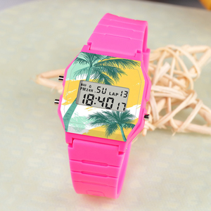 Reloj Deportivo Digital Minimalista con Gráficos para Hombre, Cronómetro para Exteriores y Funciones Luminosas - Product Image 4
