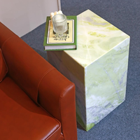 Table d'appoint moderne en marbre vert clair, socle en pierre naturelle, piédestal de présentation pour la décoration intérieure