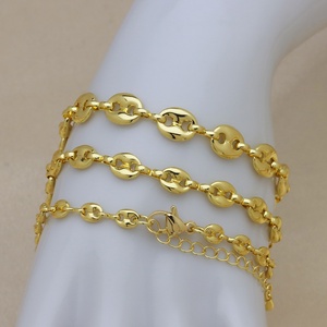 Оптовый набор ювелирных украшений из латуни с позолотой 18K: цепочка «Кофейное зерно», ожерелье «Свиной нос», браслет и серьги, 3 предмета - Product Image 5