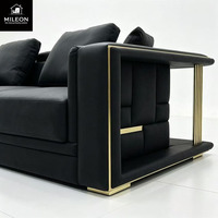 Canapé droit en cuir noir de luxe moderne, canapé en forme de I haut de gamme avec pieds dorés, meubles de salon personnalisables