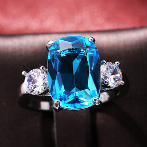 Bague de mariée en zircon bleu aqua pour femme, bijou de doigt élégant et étincelant pour mariage - Product Image 2